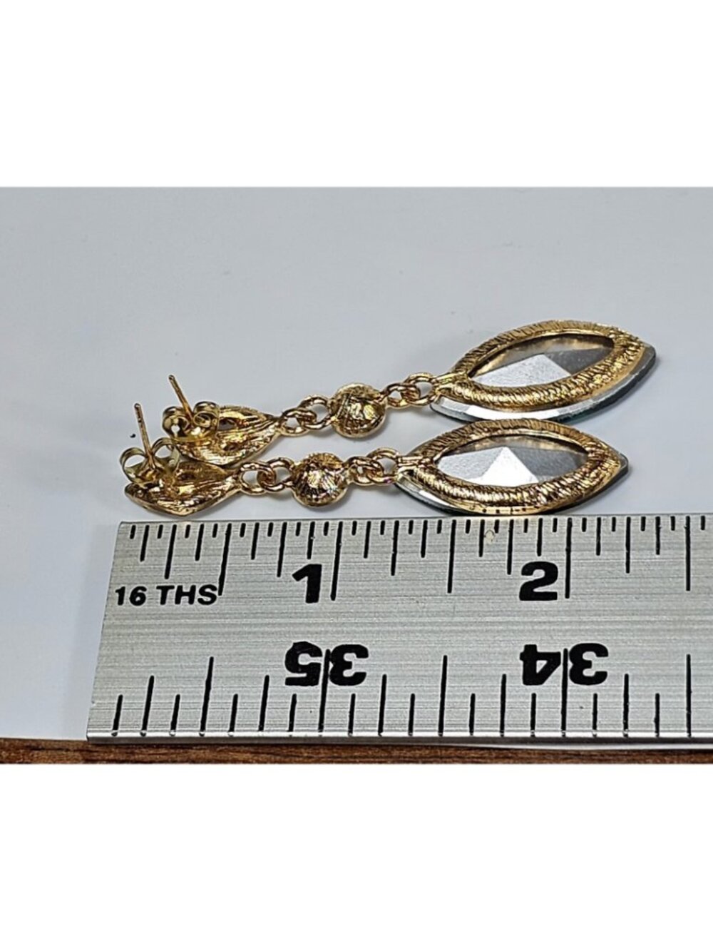 Green Crystal Drop Earrings Gold Tone Rhinestone Accent Jewelry holiday VTG - Picture 3 of 3